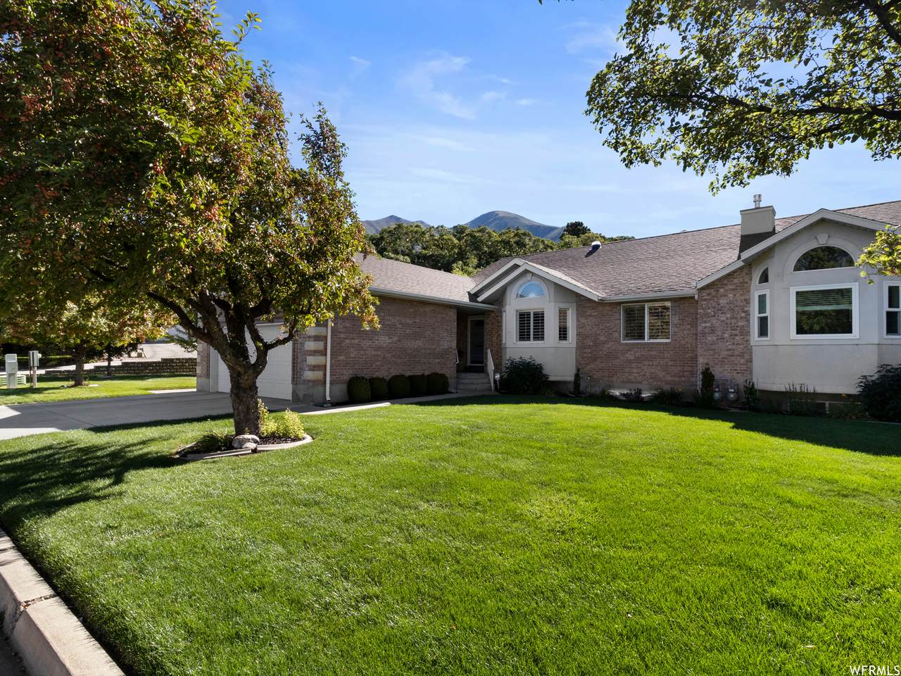1703 Fairway Ln - Photo 1