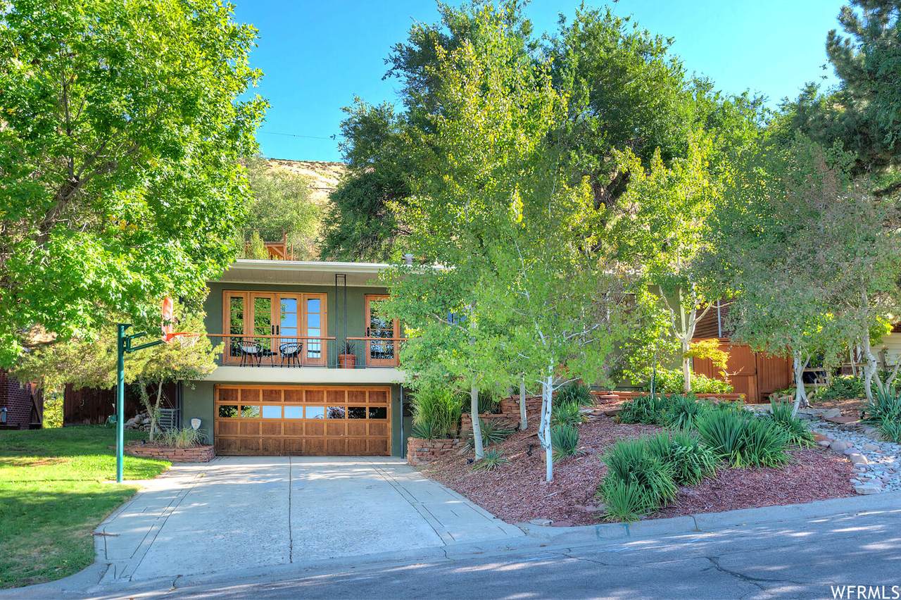 3011 Plateau Dr - Photo 1