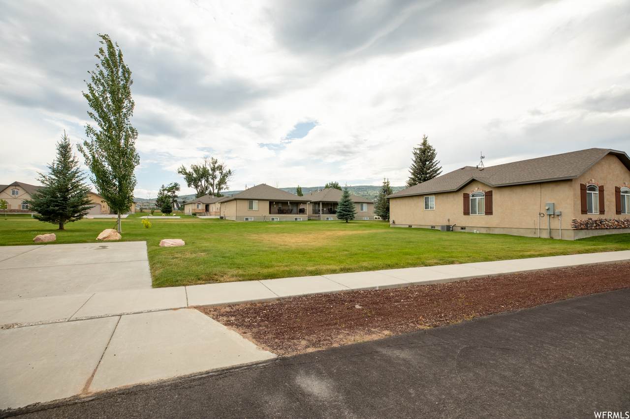 2027 Lake Cottage Dr - Photo 1