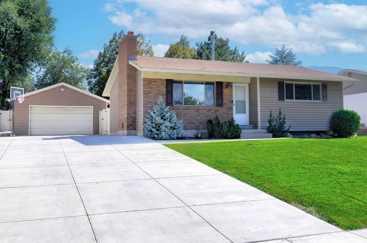 10543 Primrose Dr - Photo 1
