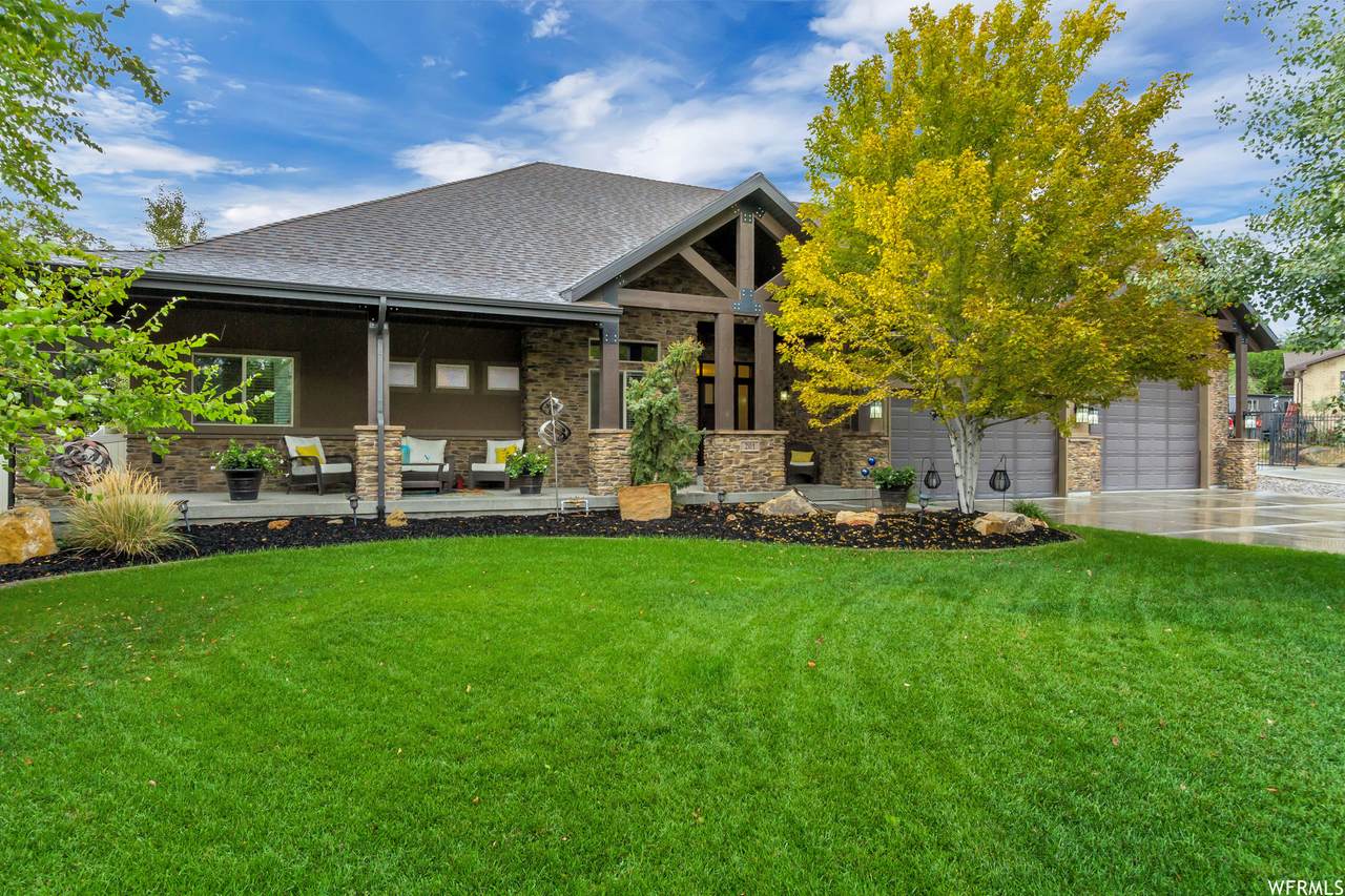 201 Hollow Bend Dr - Photo 1
