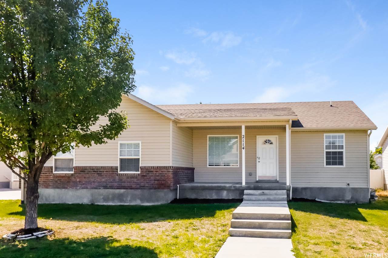 2114 Juniper Dr - Photo 1