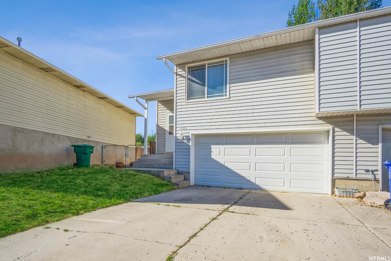 1604 Sunrise Pl - Photo 1