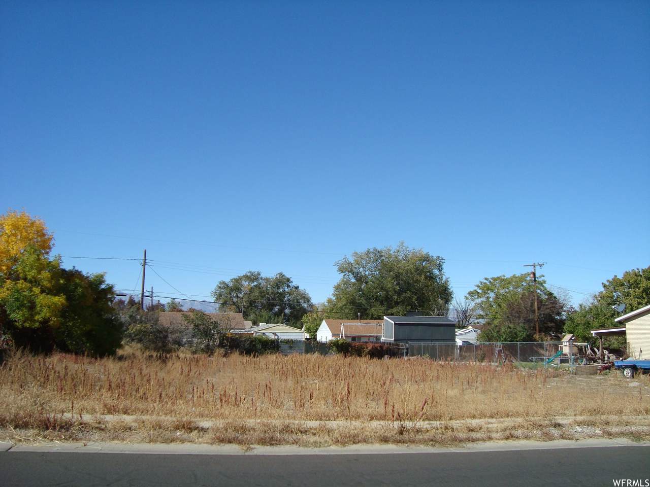 260 Fairlane Dr - Photo 1