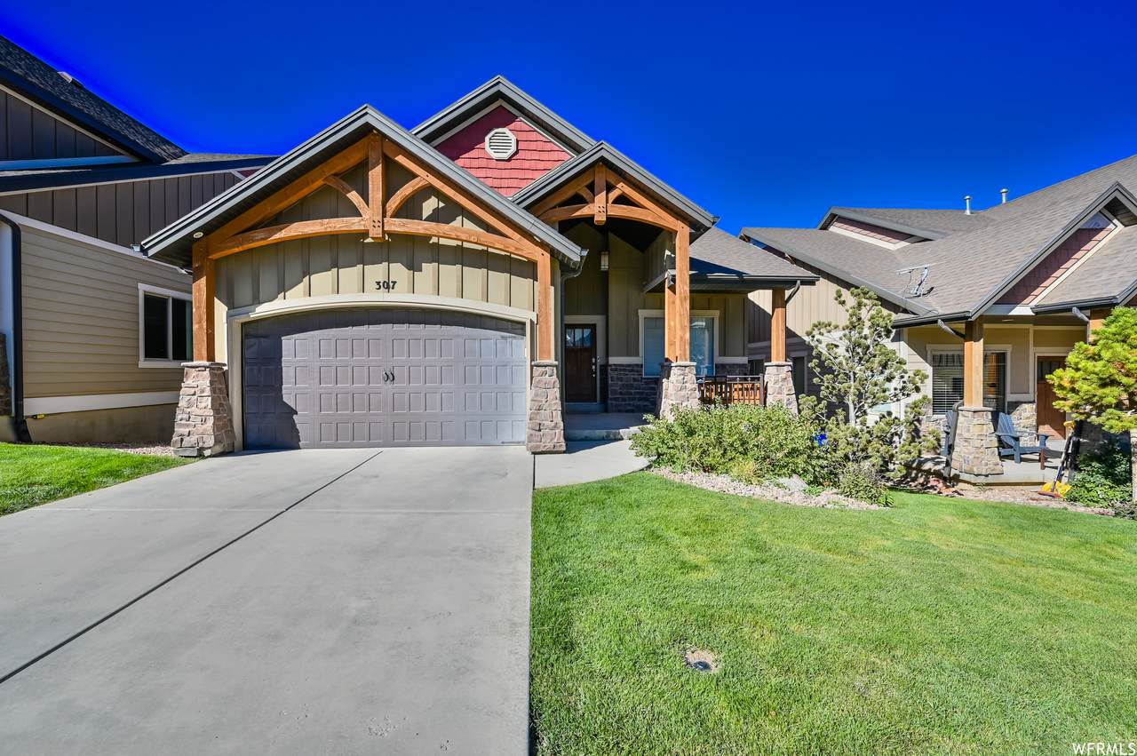 307 Bella Vida Dr - Photo 1