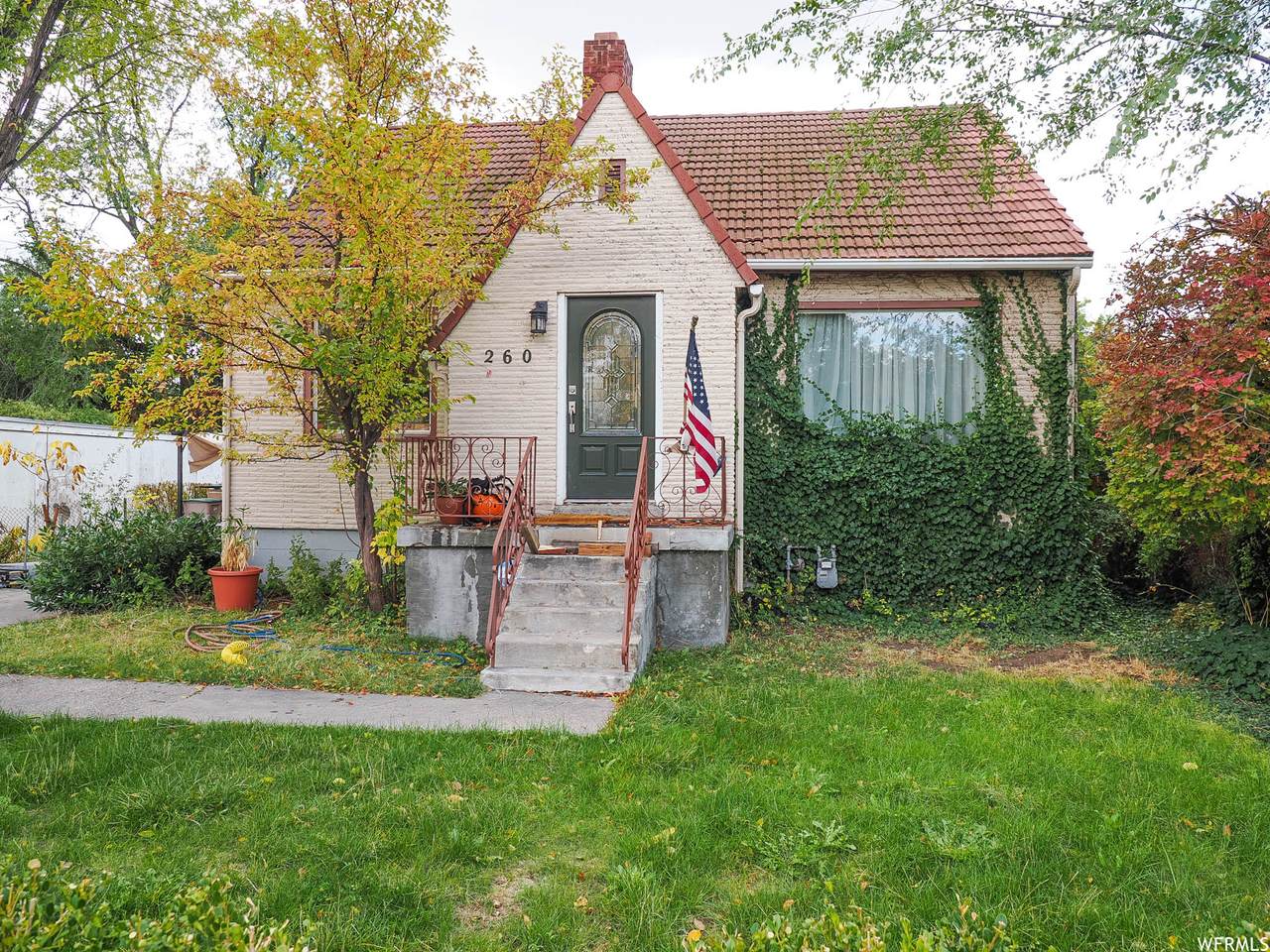 260 Baird Ave - Photo 1
