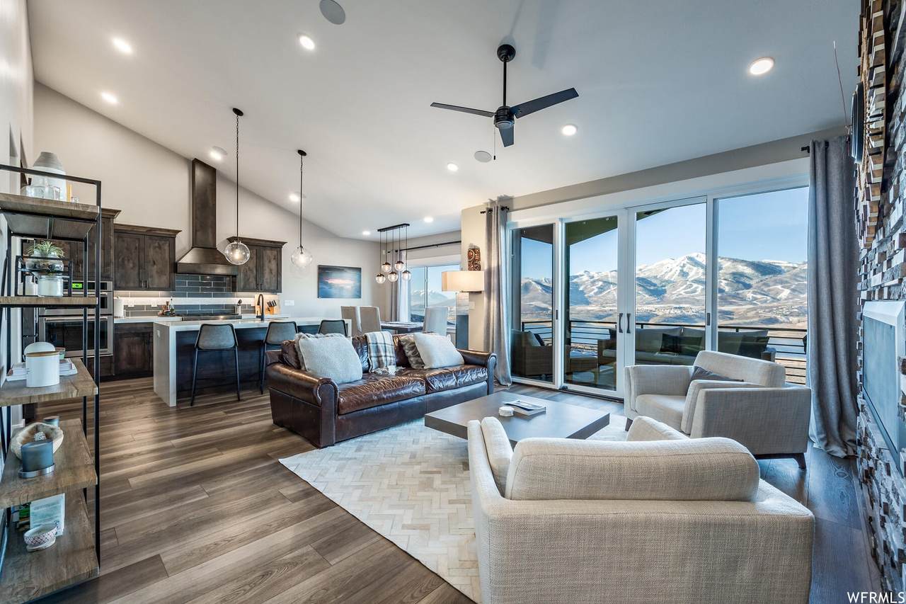 11377 Shoreline Ct - Photo 1