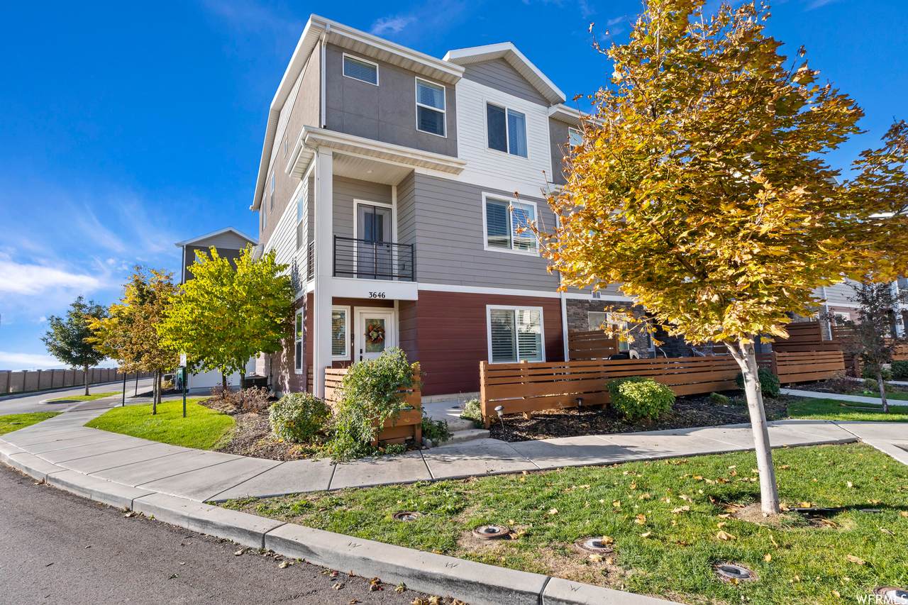 3646 Golden Sky Ln - Photo 1