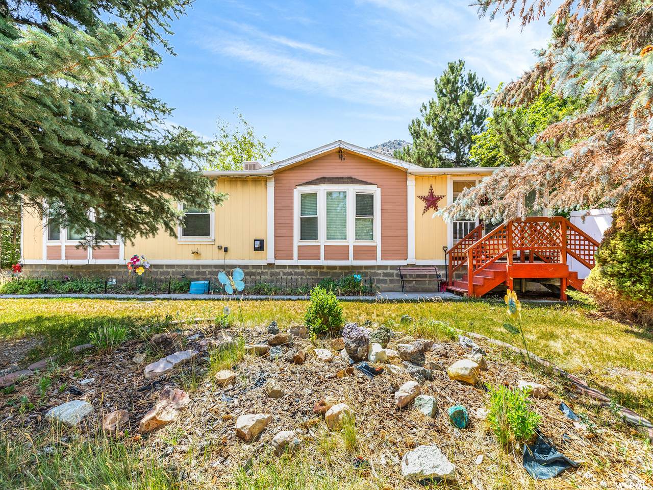 324 Main St - Photo 1