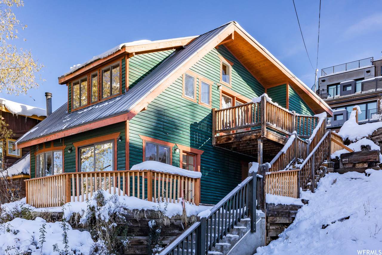 410 Ontario Ave - Photo 1
