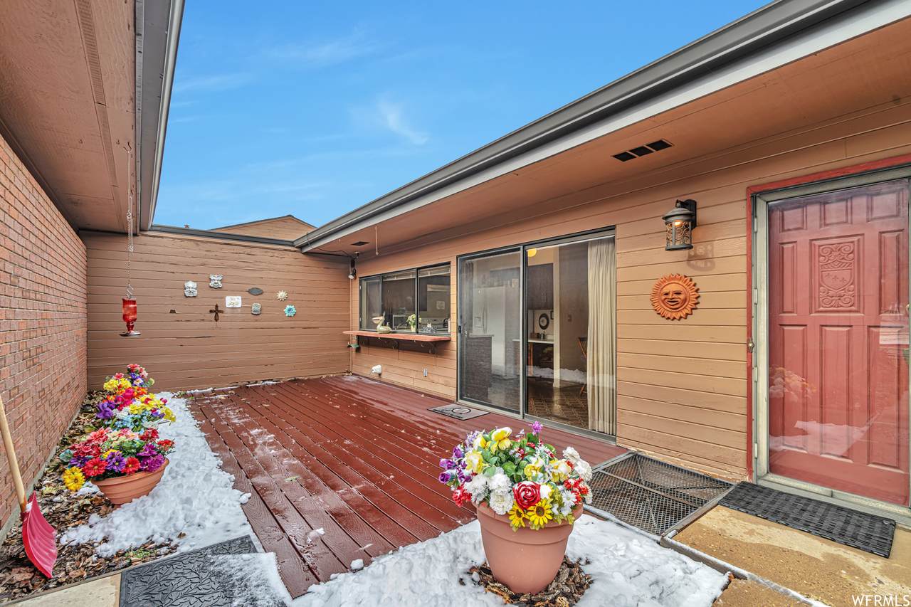 2296 Ridgewood Way - Photo 1