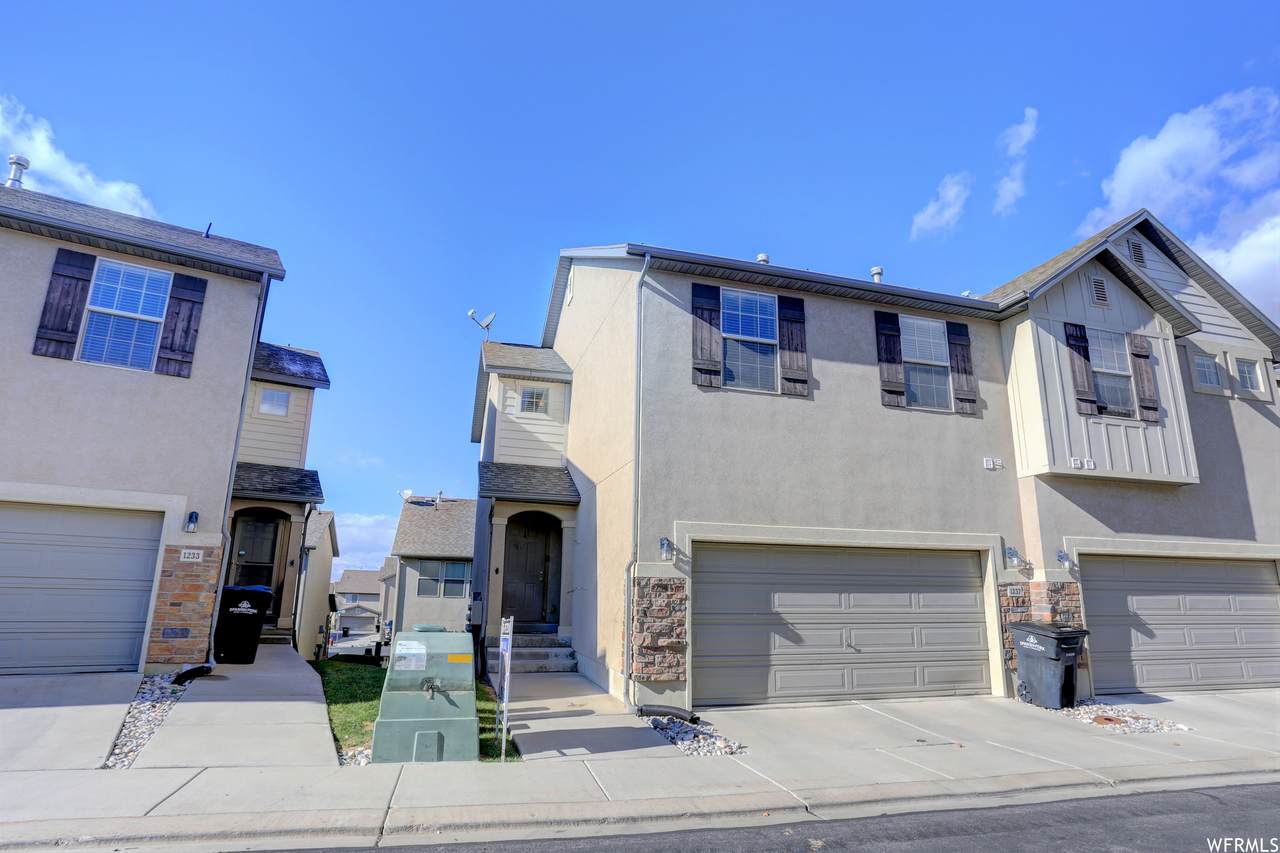 1237 Firefly Dr - Photo 1
