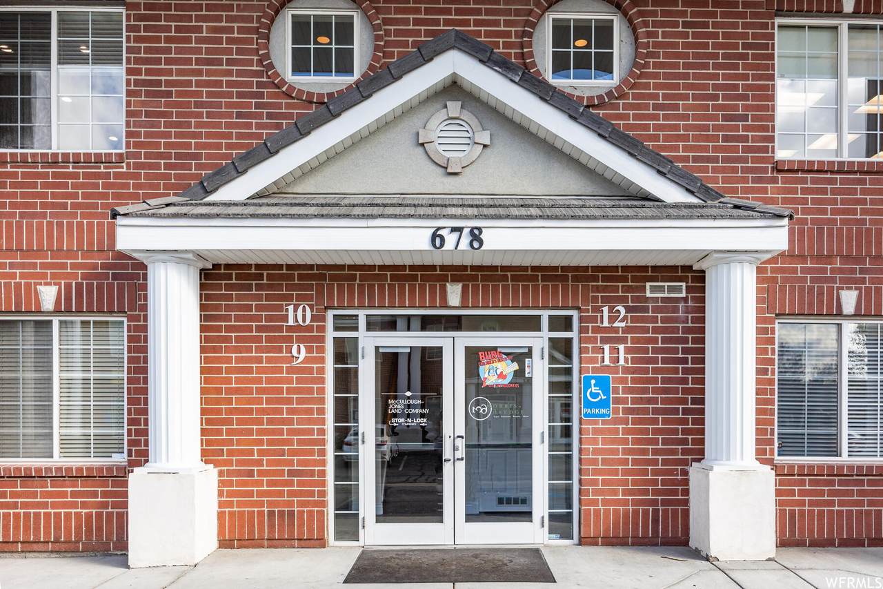 678 Vine St - Photo 1