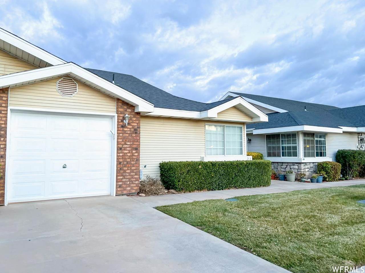2051 Canyon View Dr - Photo 1