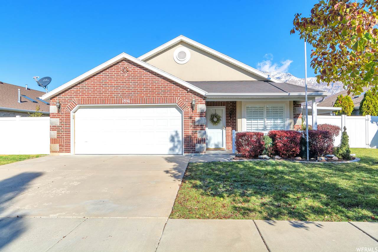 196 Newbury Ln - Photo 1