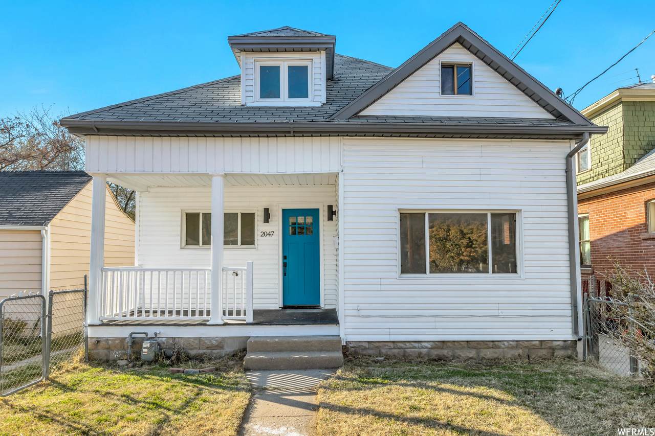 2047 Jefferson Ave - Photo 1