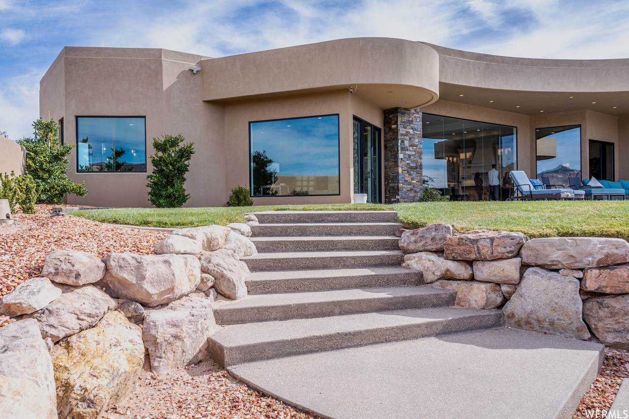 4785 Petroglyph Dr - Photo 1