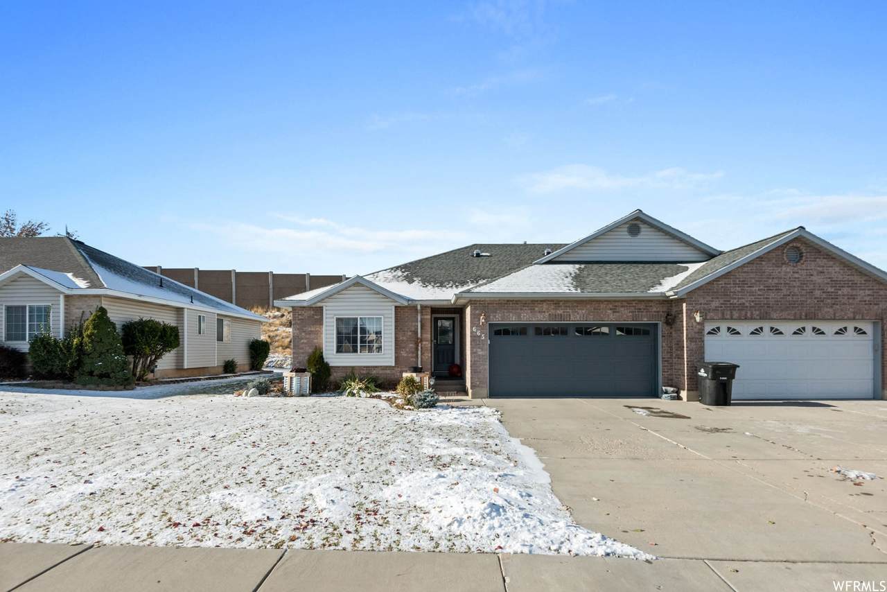 665 Lynnbrook Dr - Photo 1