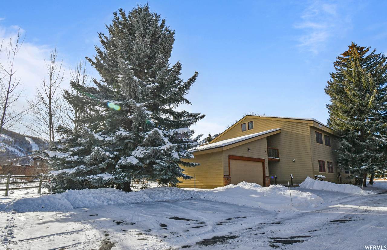 580 Windrift Ln - Photo 1