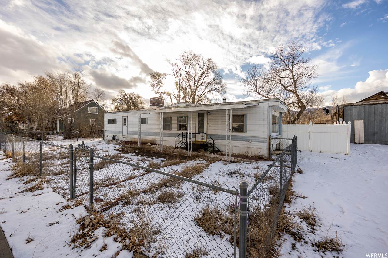 431 Main St - Photo 1