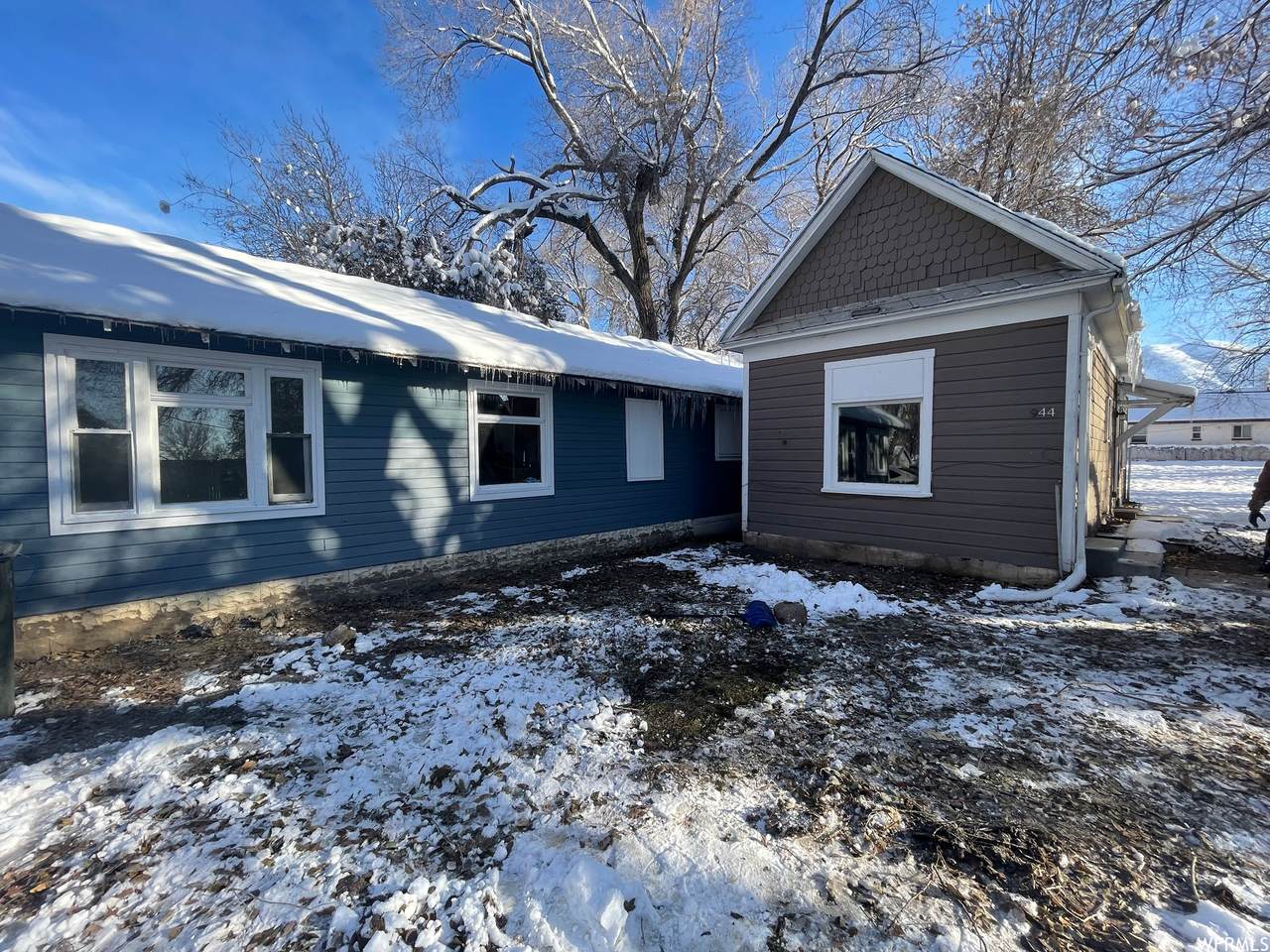 944 Kiesel Ave - Photo 1