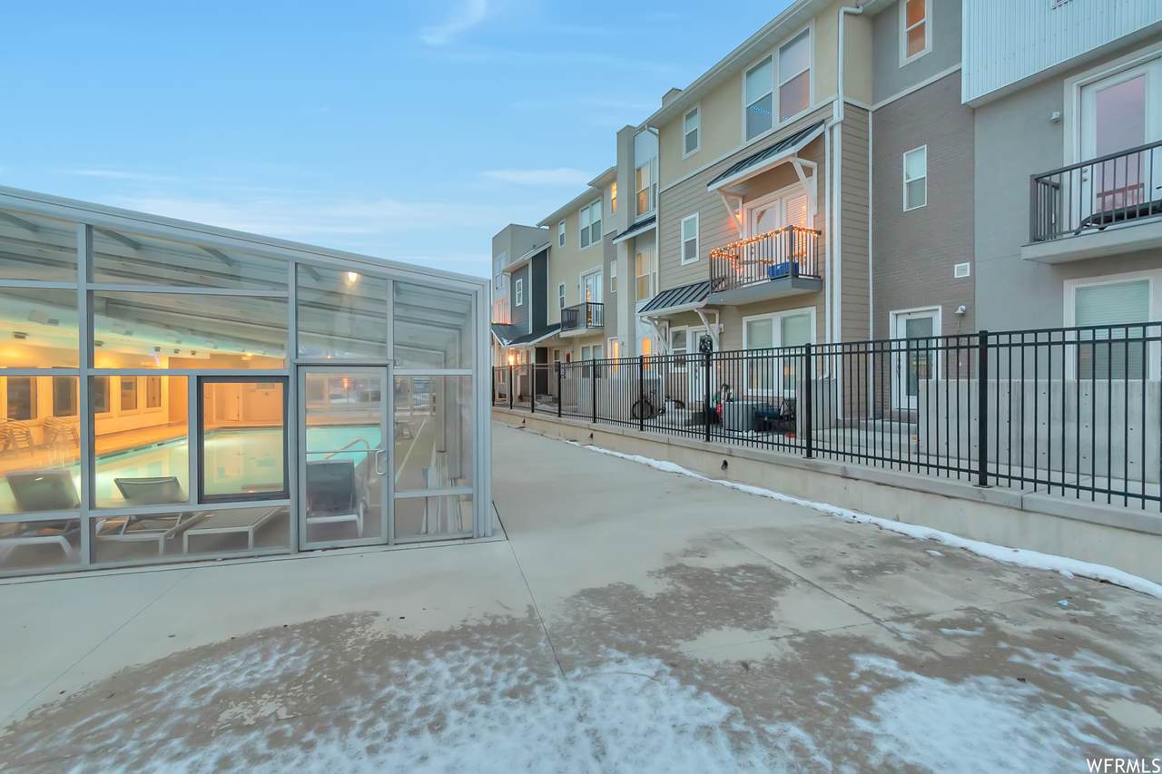 1036 High Rd - Photo 1