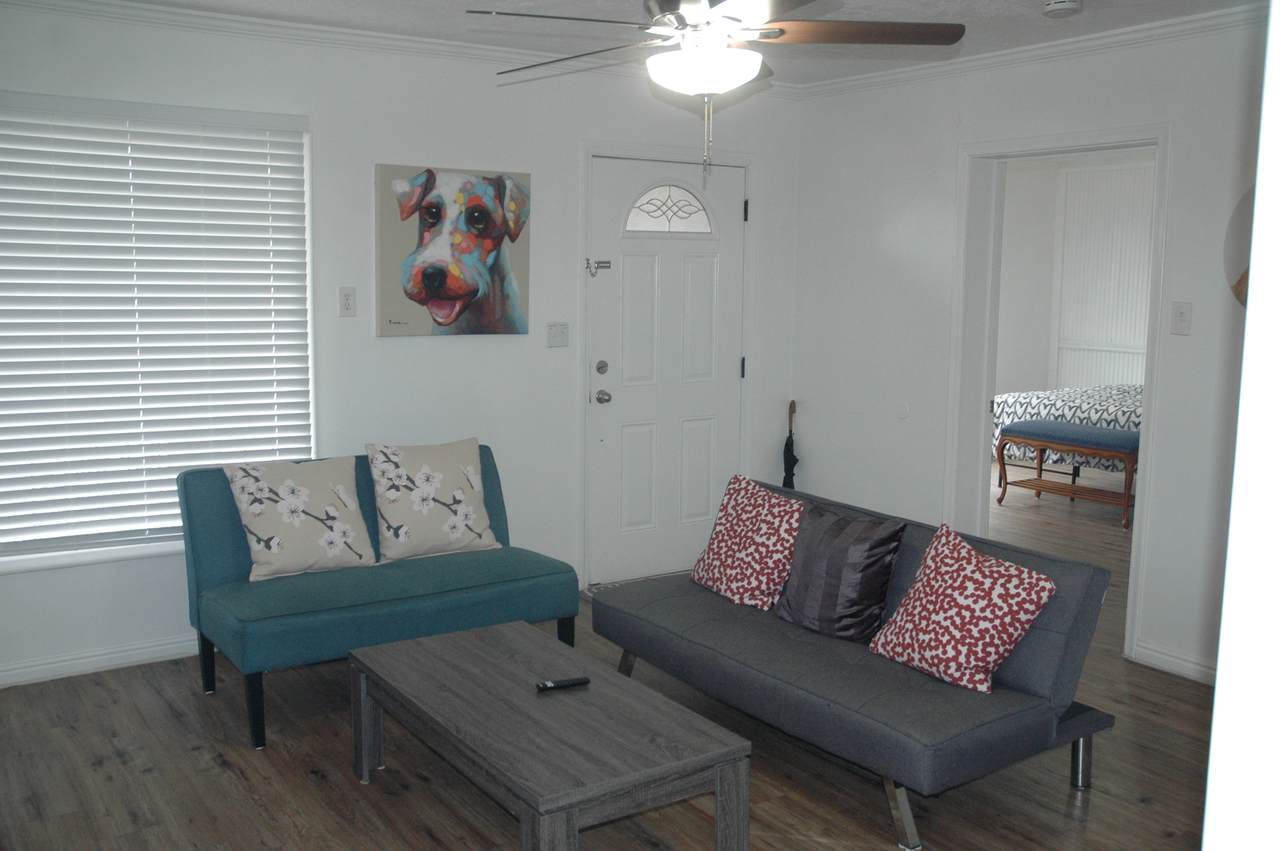 419 27TH St - Photo 1