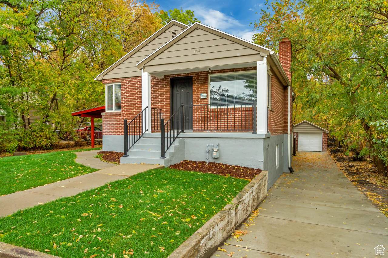 2609 Lake St - Photo 1