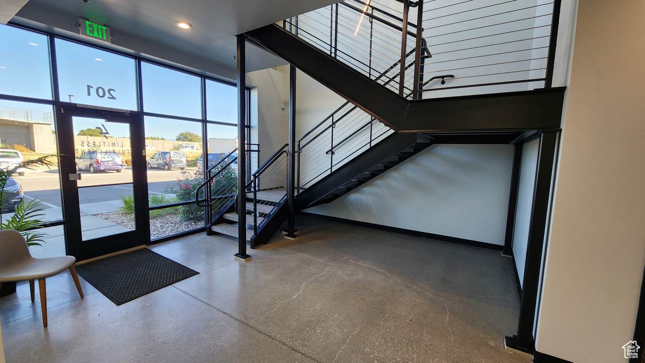 13863 2700 - Photo 1