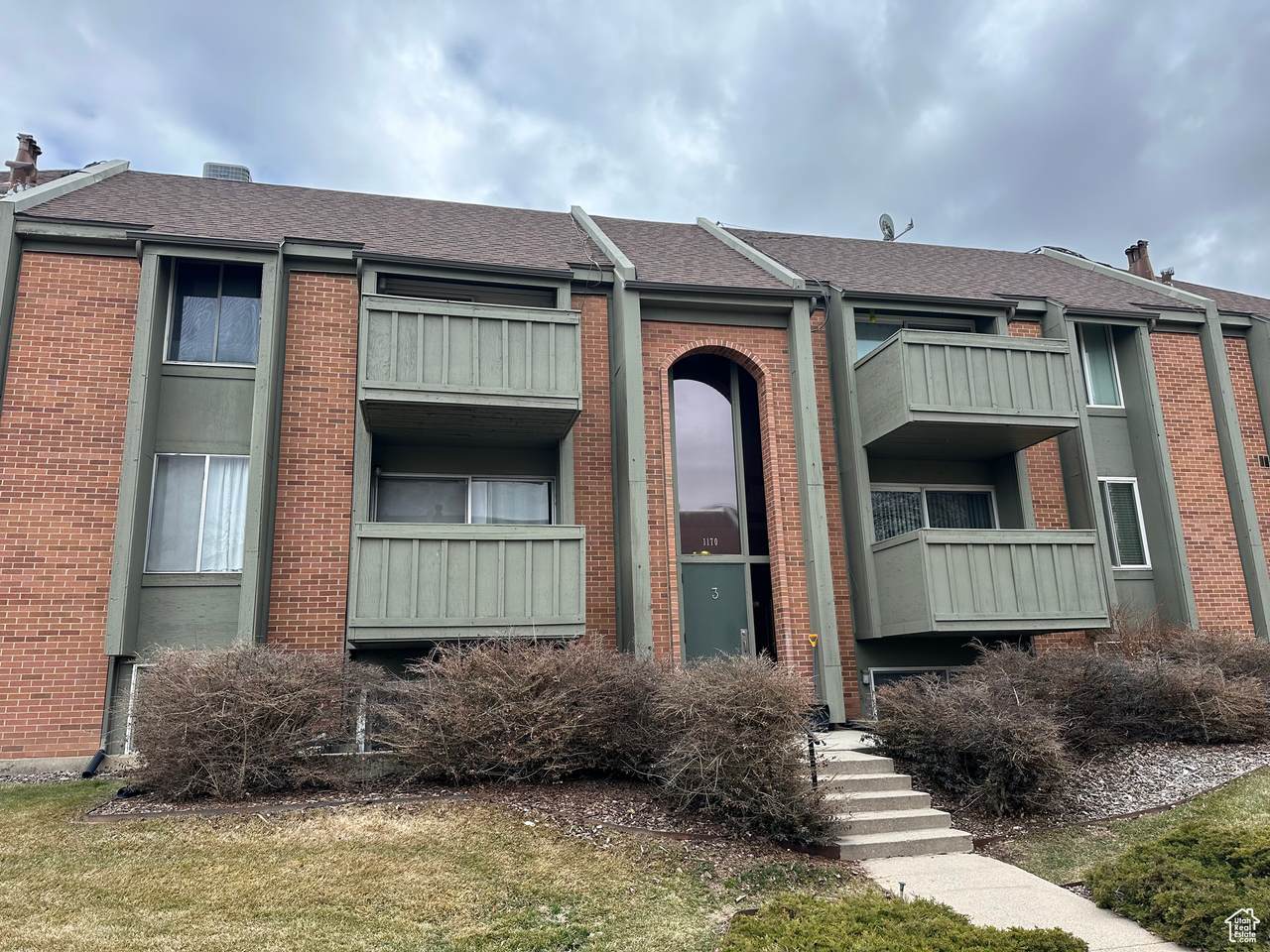 1170 Foothill Dr - Photo 1