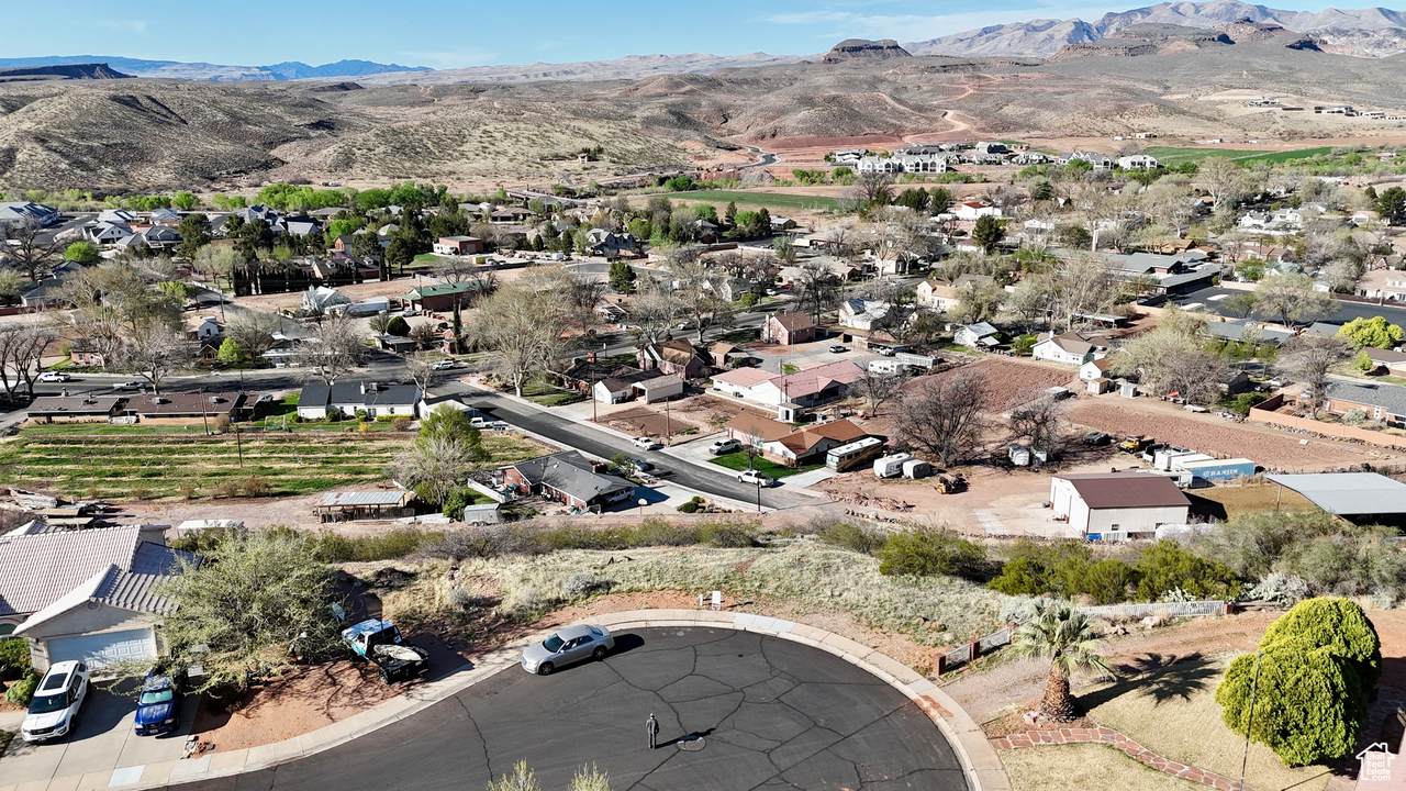 2865 Circle Dr - Photo 1