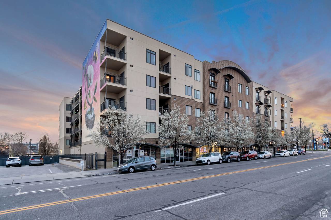 2150 Main - Photo 1