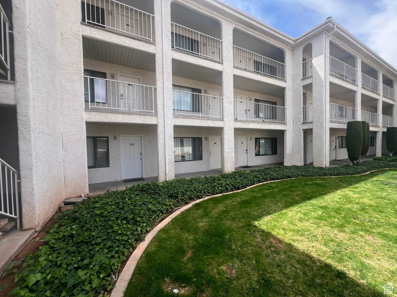 1845 Canyon View Dr - Photo 1