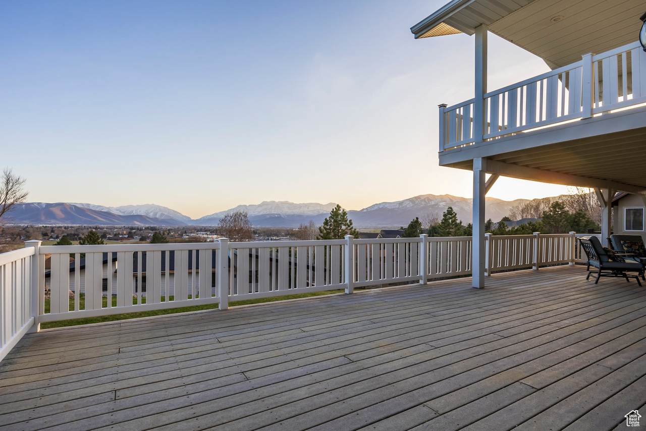 690 Ridge Dr - Photo 1