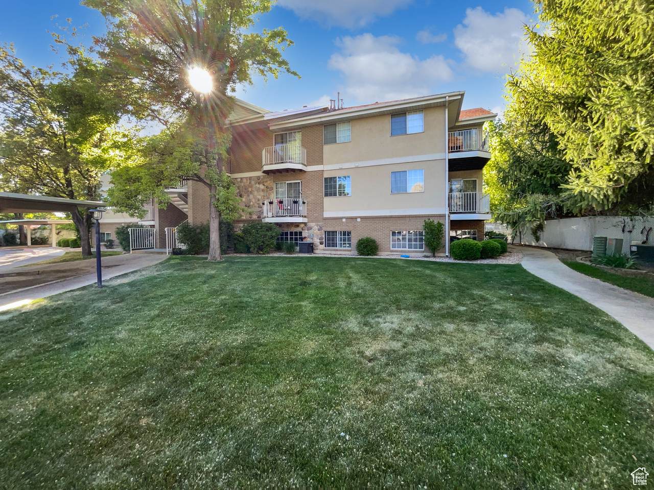 1303 Riverside Ave - Photo 1