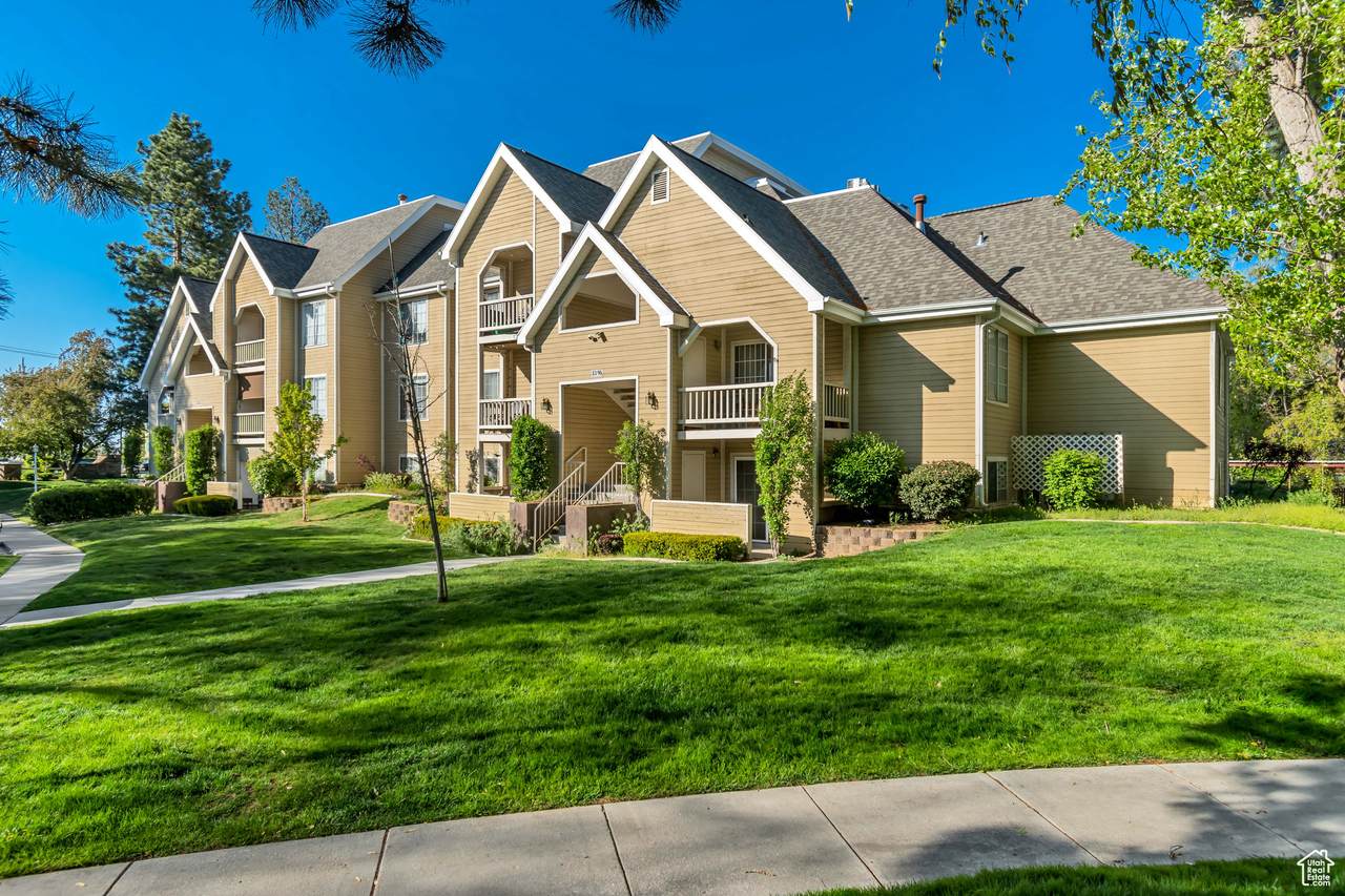 1196 Waterside Cove - Photo 1