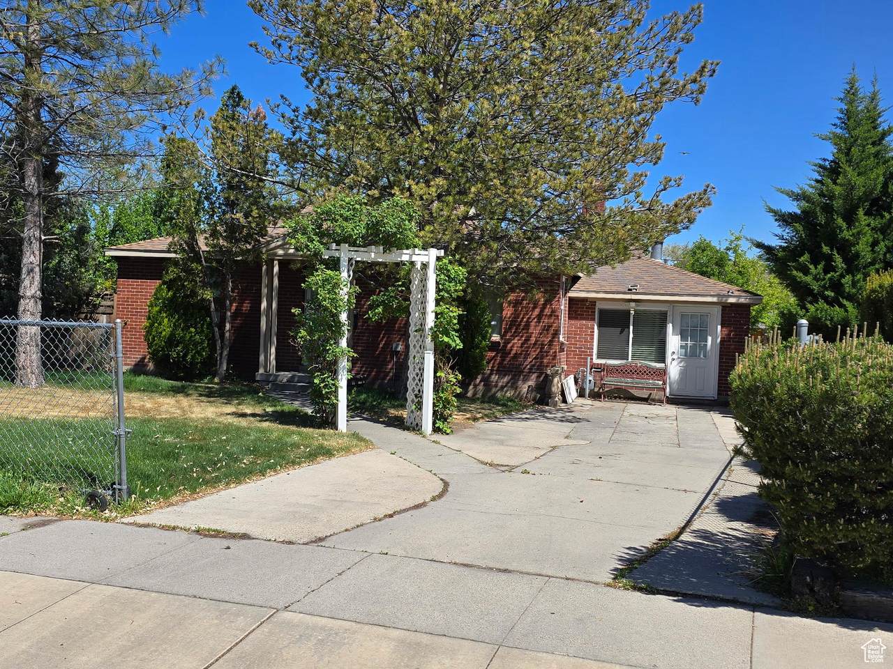 1111 Redwood Dr - Photo 1