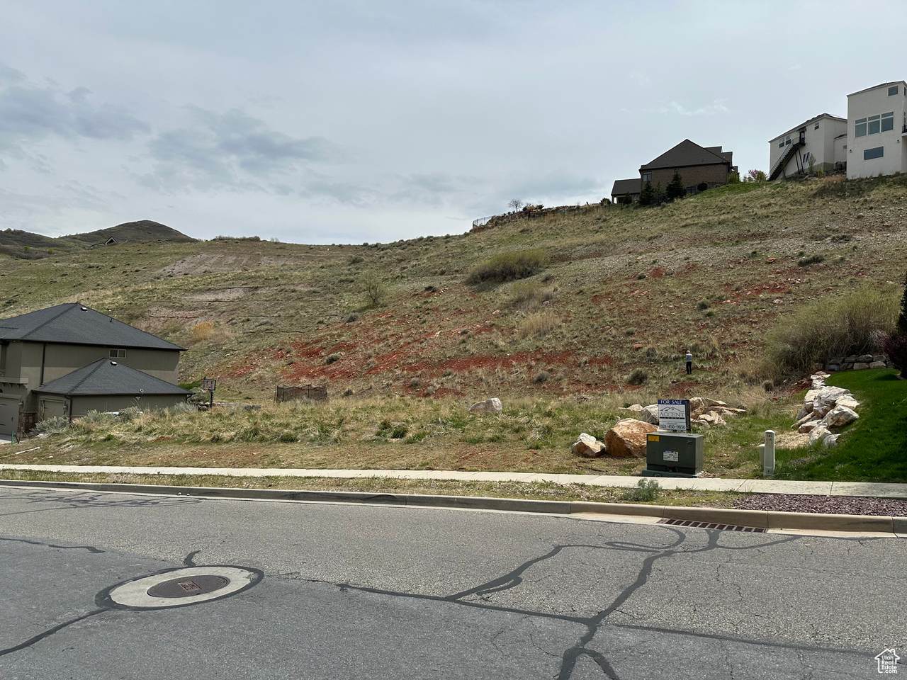 755 Parkway Dr - Photo 1