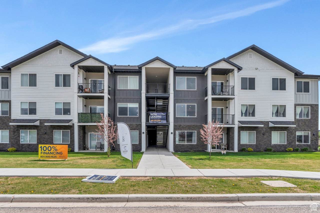 1218 Sawmill Blvd - Photo 1