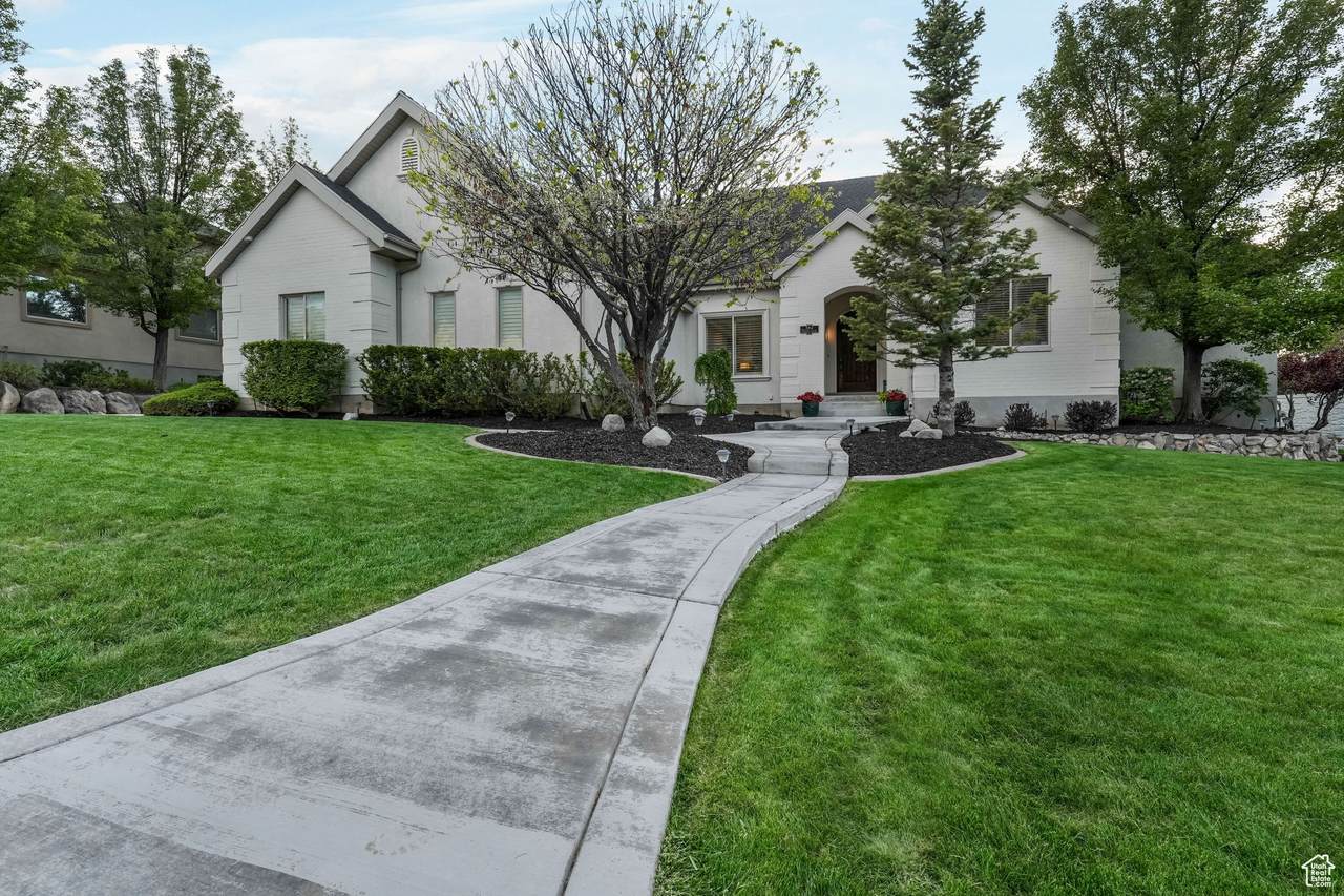 584 Silver Ln - Photo 1