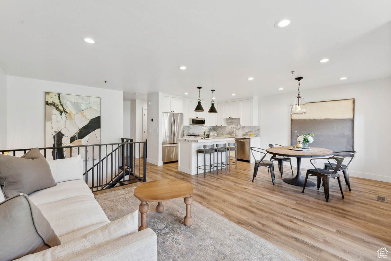 984 Uri Ln - Photo 1