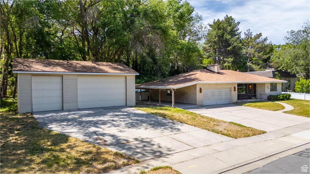 700 Spruce Glen Rd - Photo 1