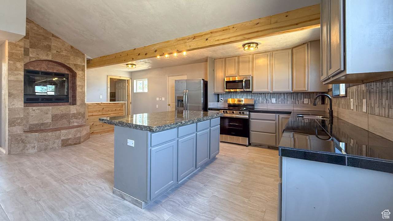 https://bt-photos.global.ssl.fastly.net/wasatch/1280_boomver_1_2089592-1.jpg