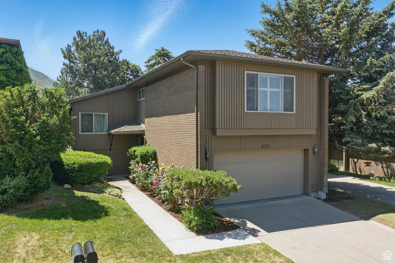 3592 Oak Rim Way - Photo 1