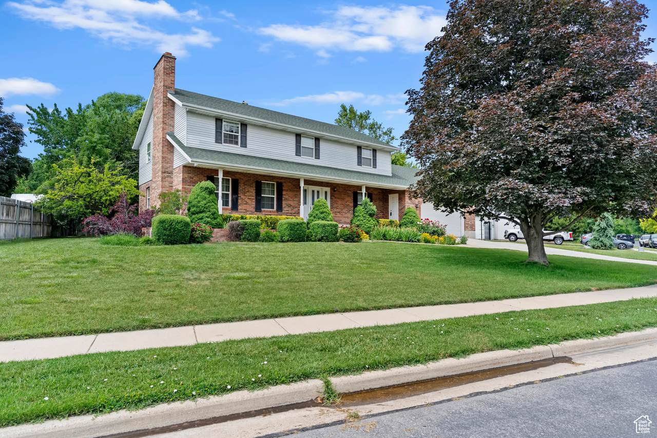 1356 W Fairway Cir - Photo 1