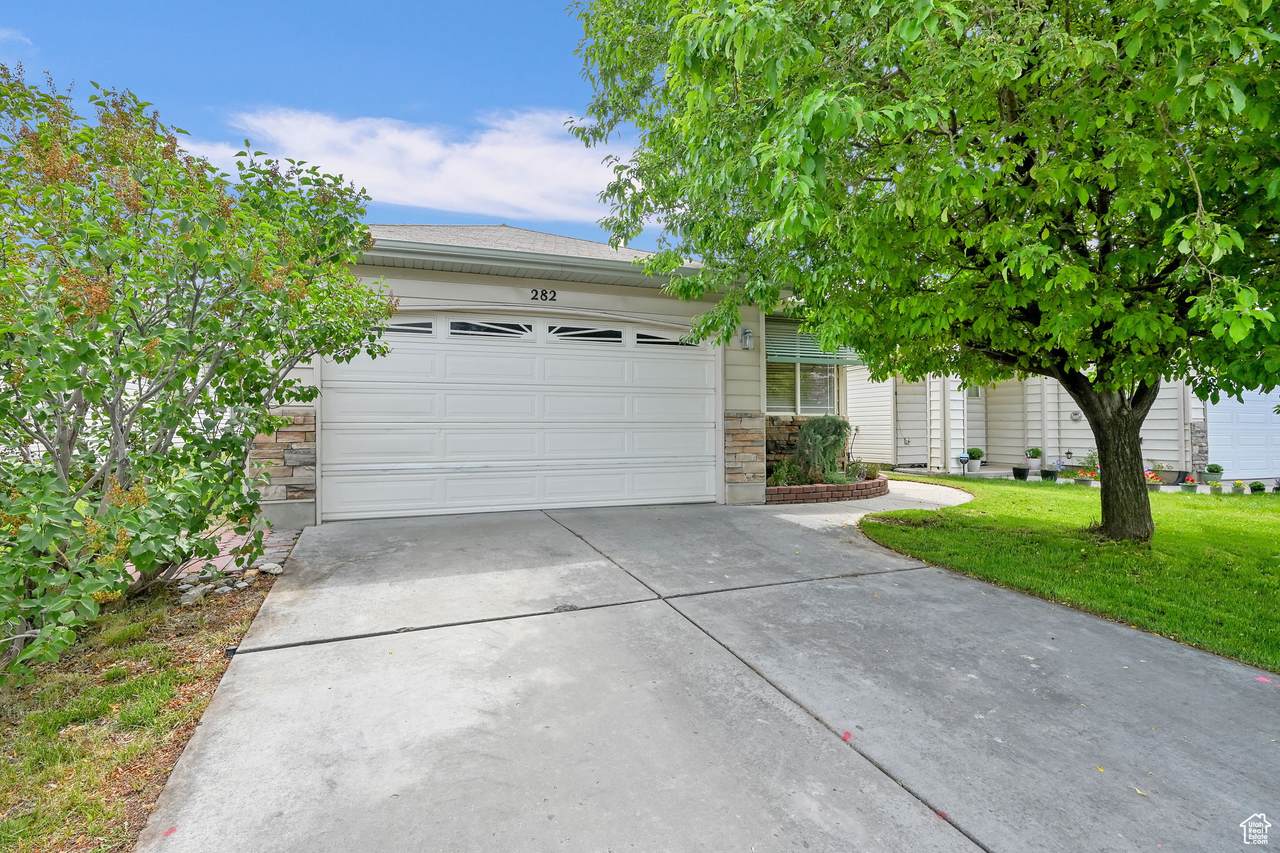 282 Caleb Dr - Photo 1