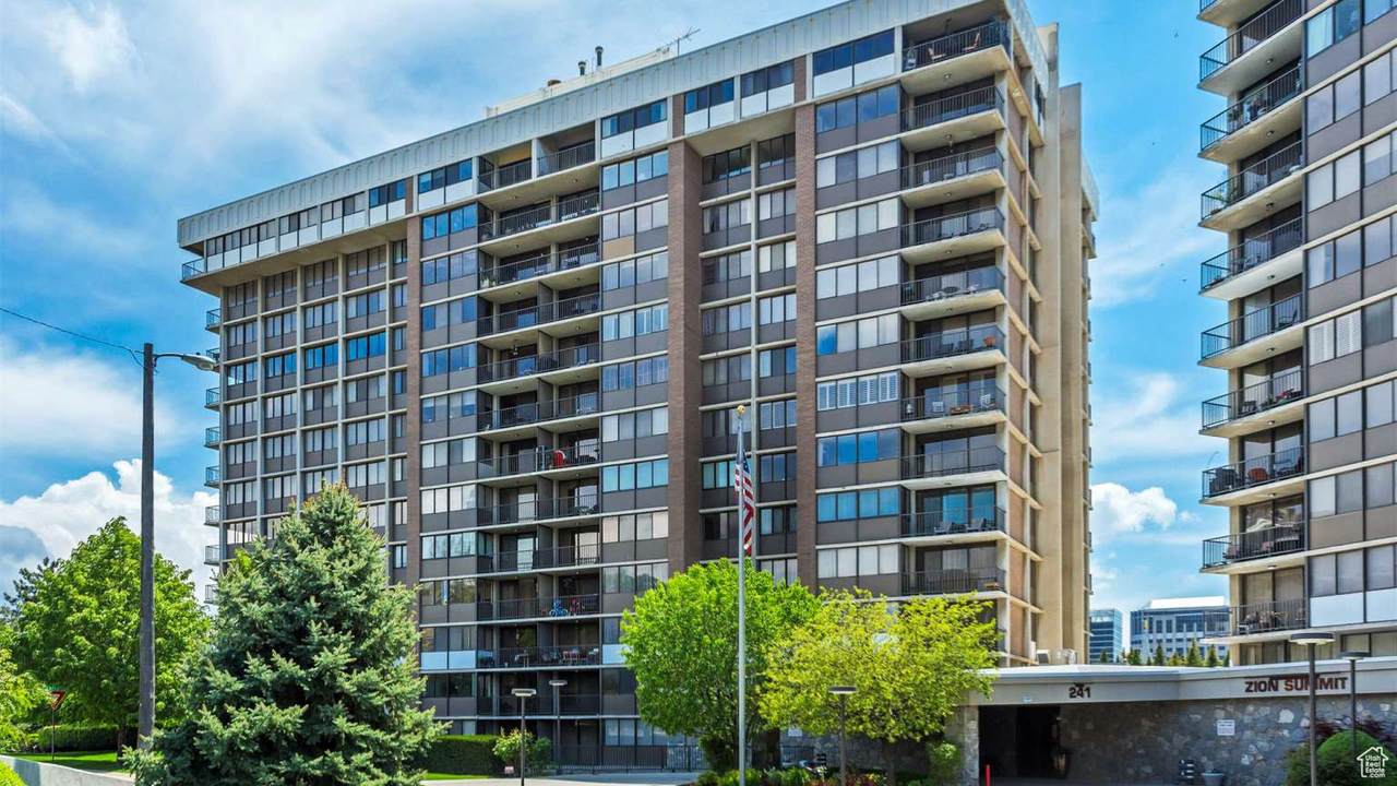 241 Vine St - Photo 1