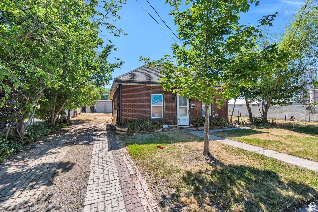 146 Grant Ave - Photo 1