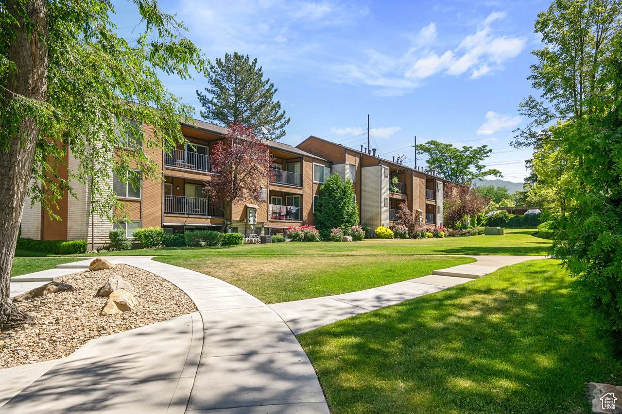 2402 Elizabeth St - Photo 1