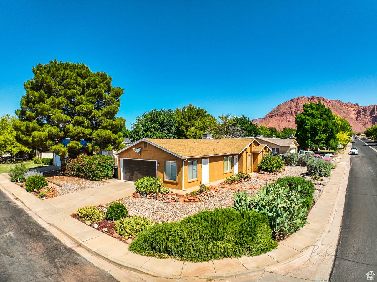 562 400 - Photo 1